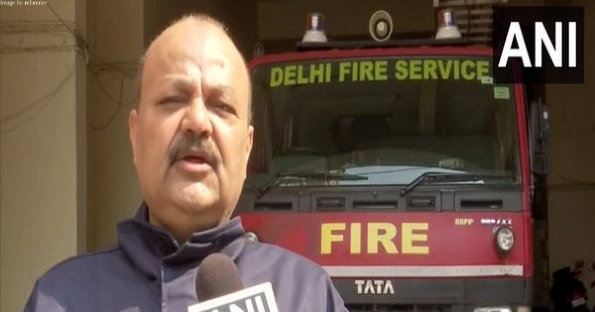 Delhi: Fire tenders deployed near congested areas on Diwali